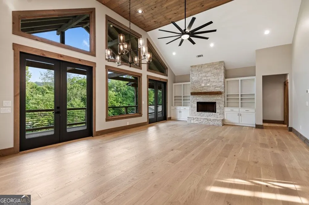 287 State ST Blue Ridge, GA 30513