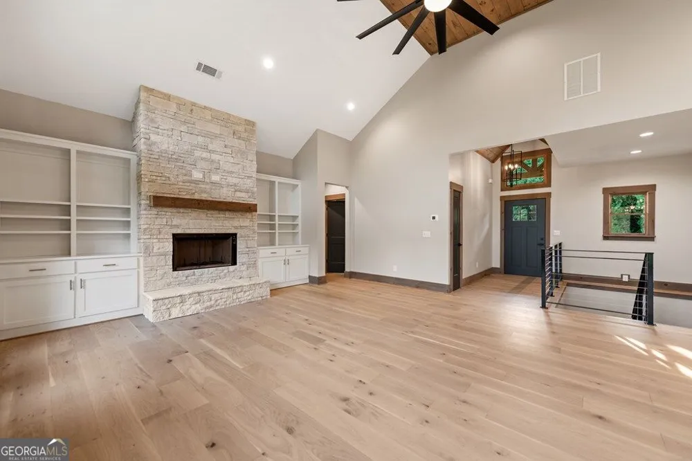 287 State ST Blue Ridge, GA 30513