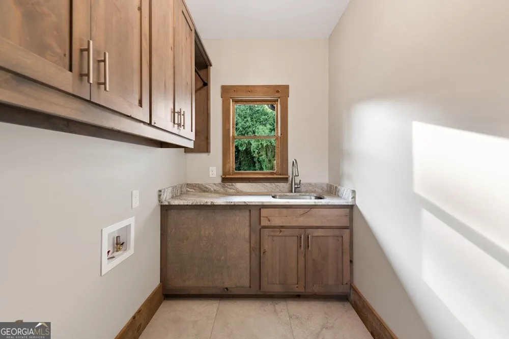 287 State ST Blue Ridge, GA 30513