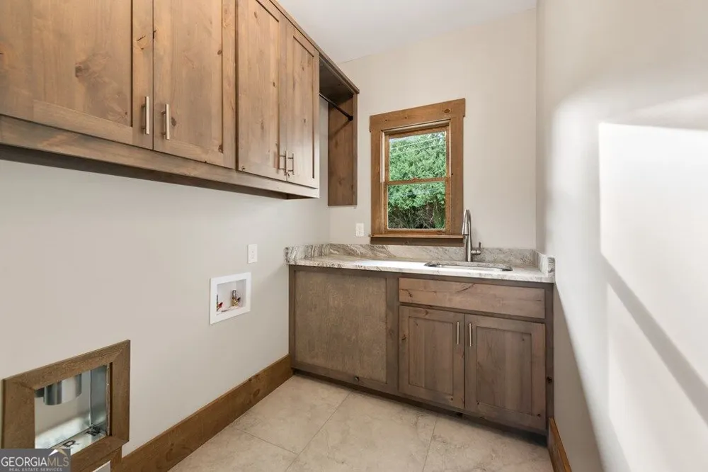 287 State ST Blue Ridge, GA 30513