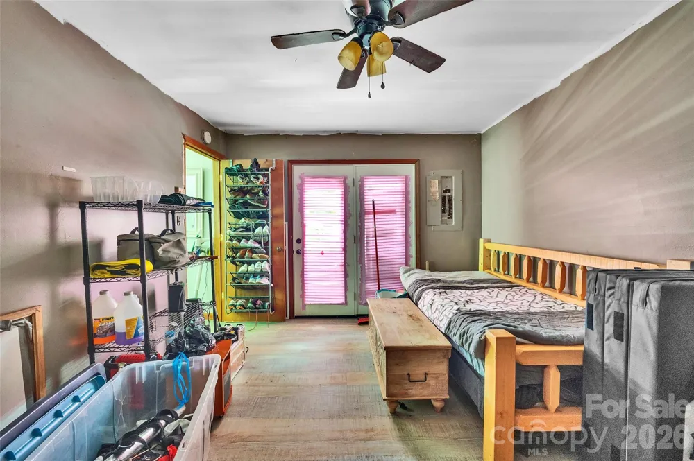 155 Horse Shoe Ridge Road E Deep Gap, NC 28618