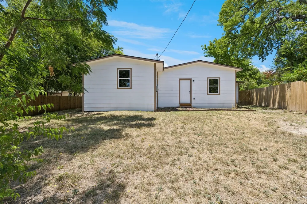 5054 Corrigan Court Dallas, TX 75241