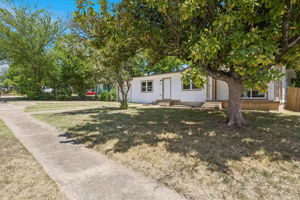 5054 Corrigan Court Dallas, TX 75241