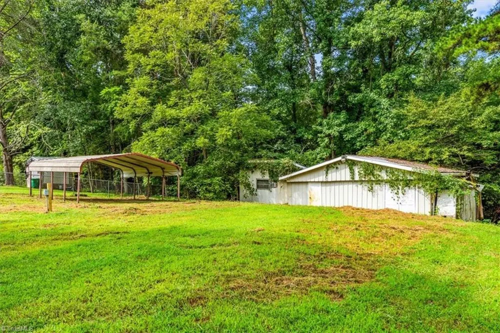 3673 Meadowbrook Drive Trinity, NC 27370