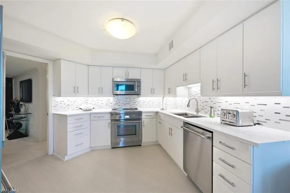 4551 Gulf Shore Boulevard #201 Naples, FL 34103