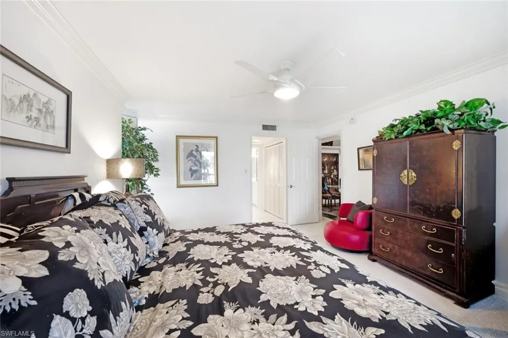 4551 Gulf Shore Boulevard #201 Naples, FL 34103