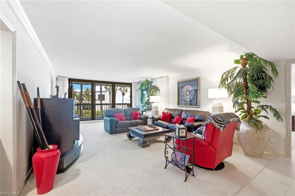 4551 Gulf Shore Boulevard #201 Naples, FL 34103