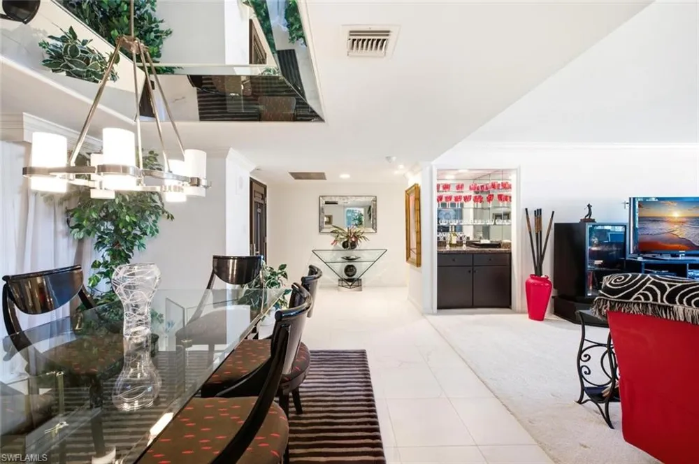 4551 Gulf Shore Boulevard #201 Naples, FL 34103