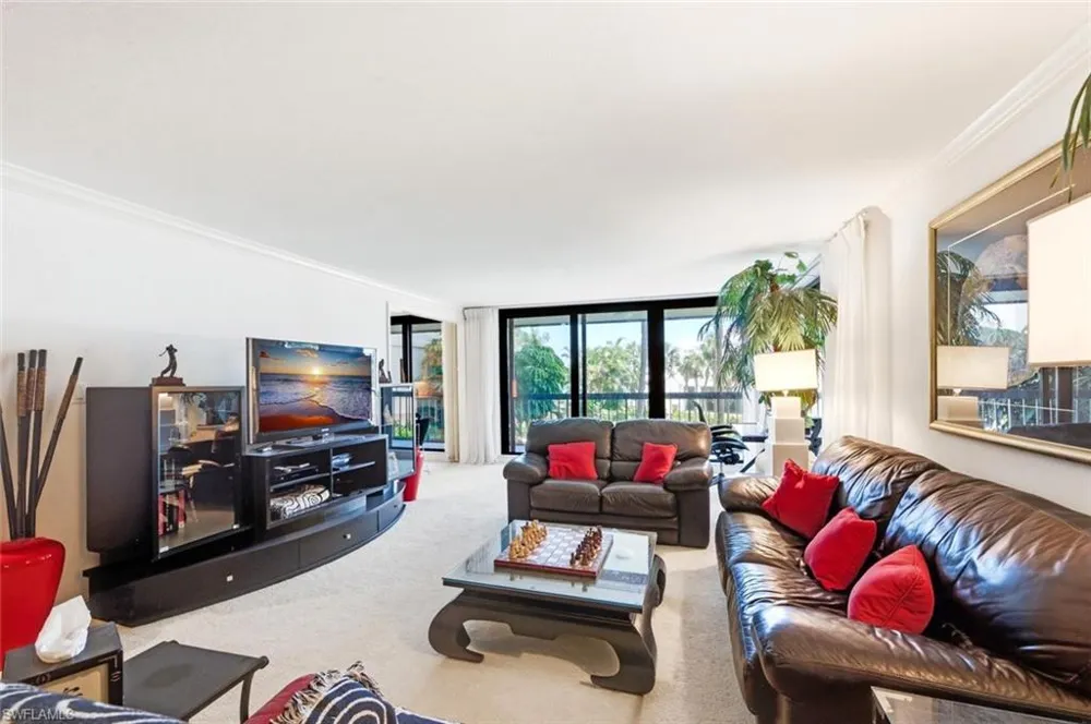 4551 Gulf Shore Boulevard #201 Naples, FL 34103