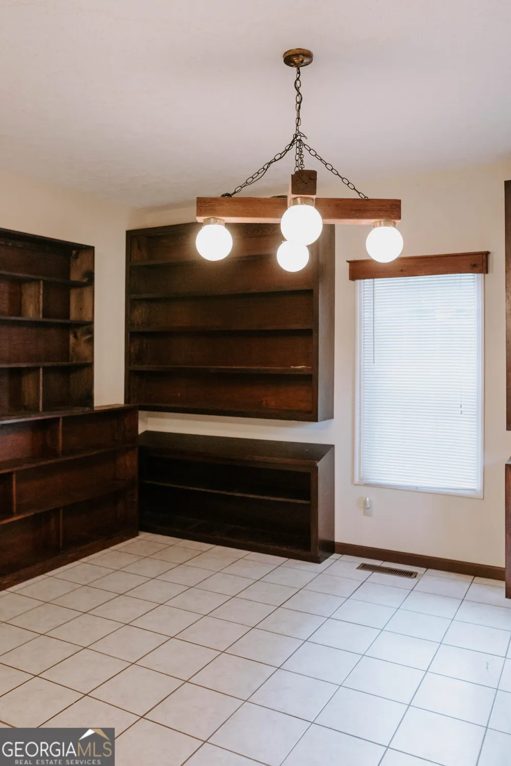 709 Day RD Meansville, GA 30256