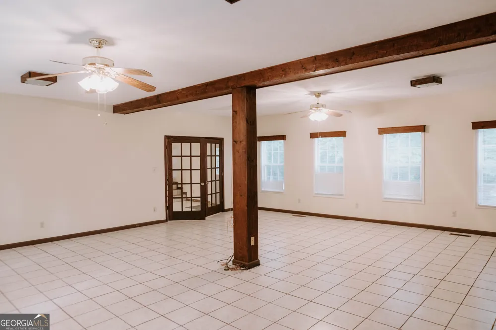 709 Day RD Meansville, GA 30256