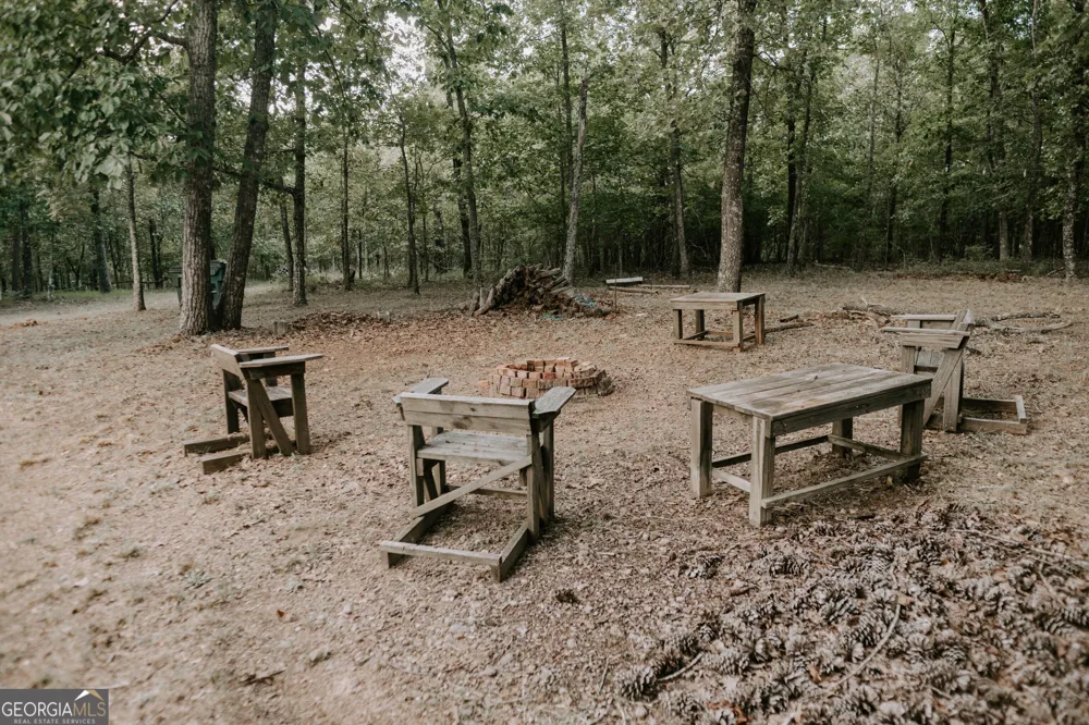 709 Day RD Meansville, GA 30256