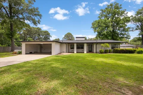 1007 Lincoln Drive