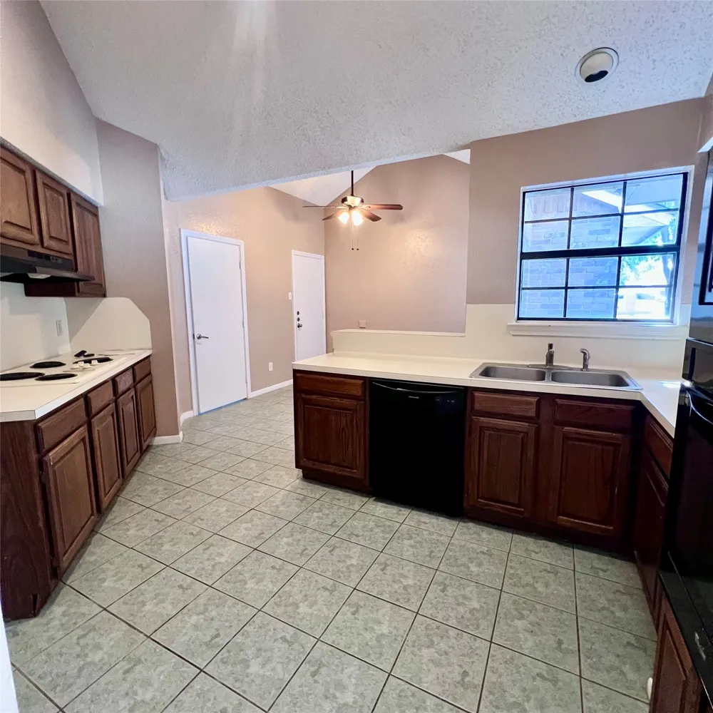 205 Sunset Drive Glenn Heights, TX 75154
