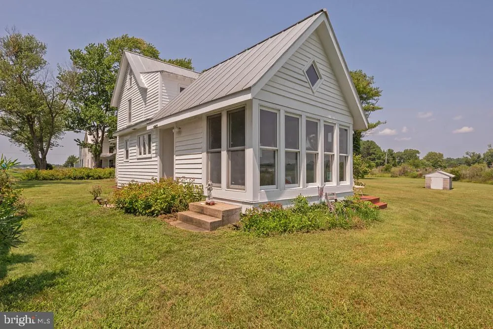 6439 MORATTICO ROAD Lancaster, VA 22503