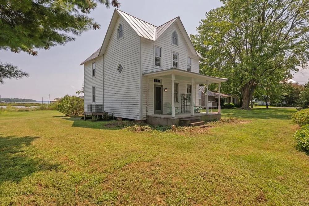 6439 MORATTICO ROAD Lancaster, VA 22503