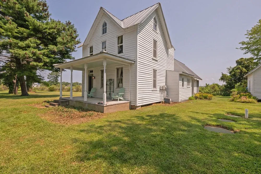 6439 MORATTICO ROAD Lancaster, VA 22503