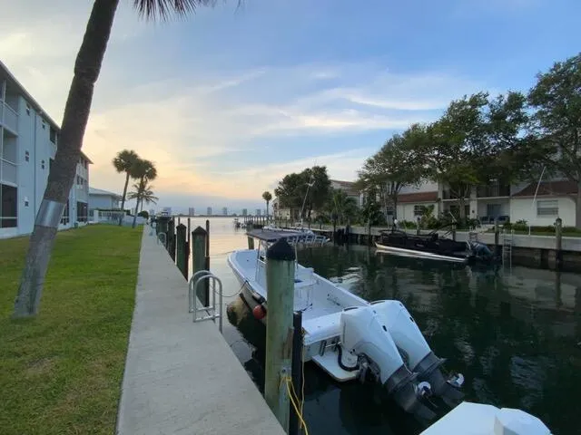120 Lehane Terrace #305 North Palm Beach, FL 33408