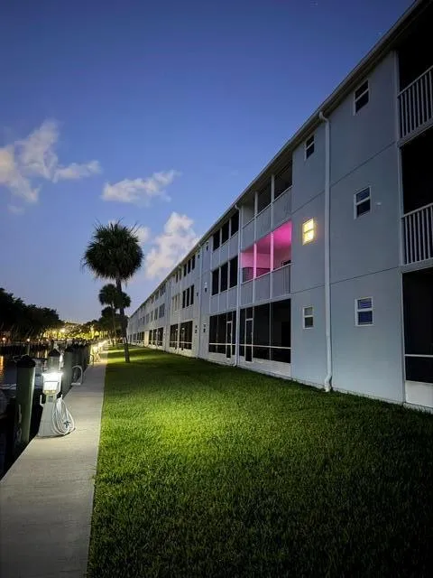 120 Lehane Terrace #305 North Palm Beach, FL 33408