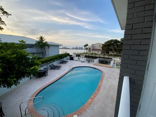 120 Lehane Terrace #305 North Palm Beach, FL 33408