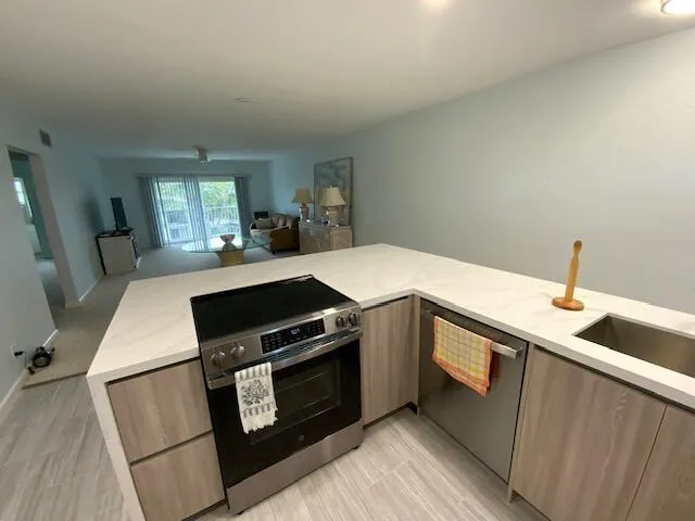 120 Lehane Terrace #305 North Palm Beach, FL 33408