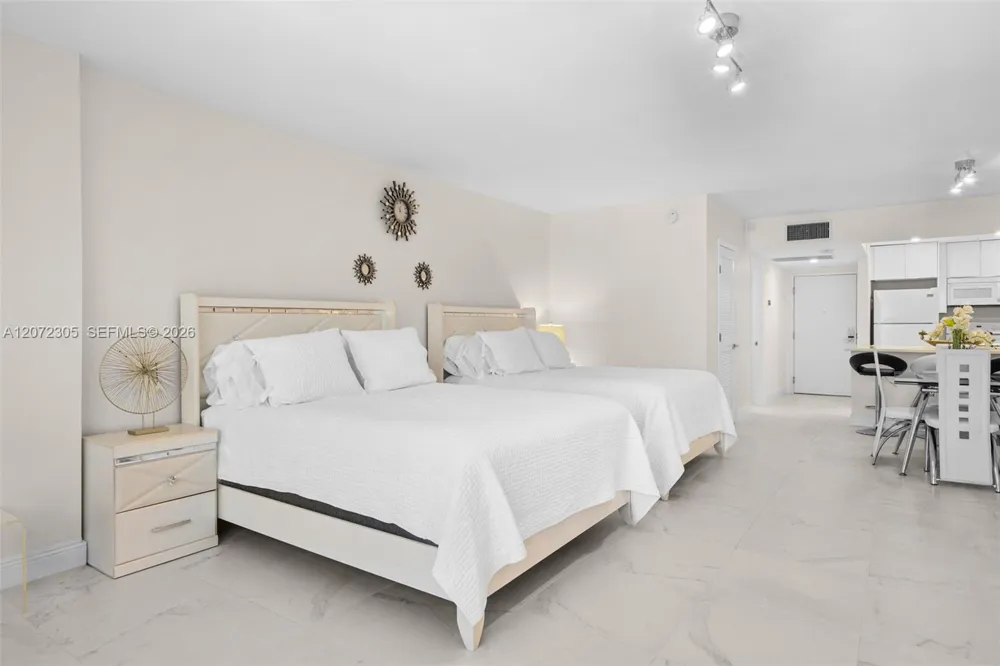 2301 Collins Ave #1014 Miami Beach, FL 33139