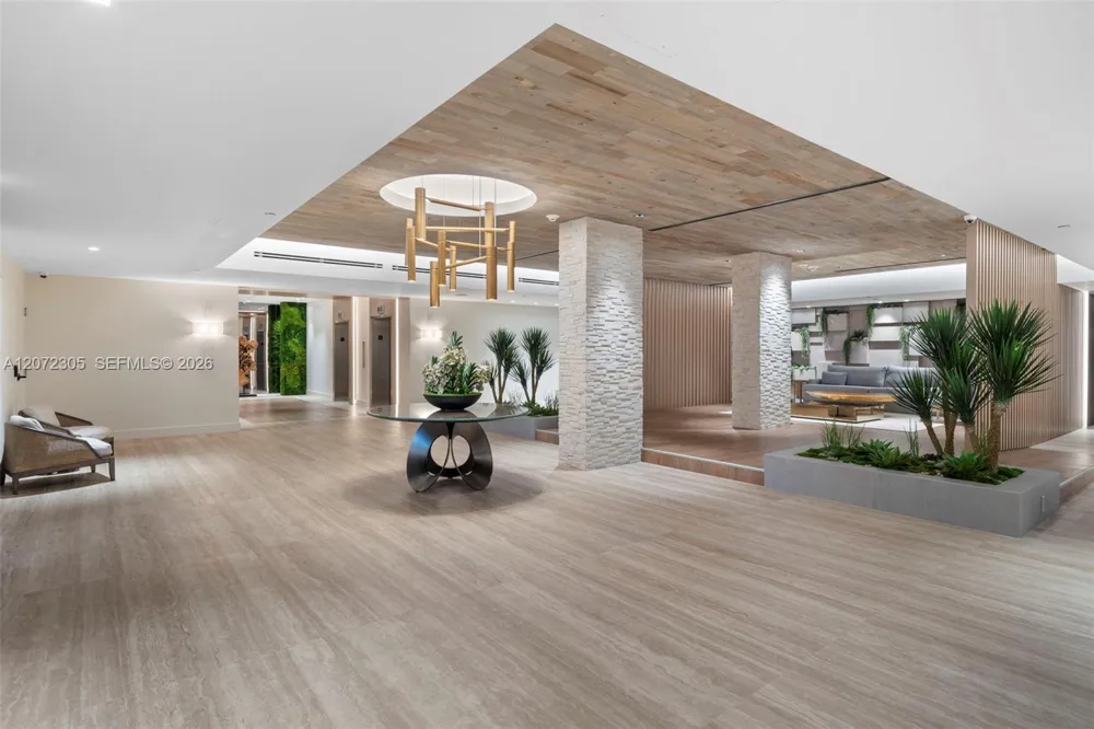 2301 Collins Ave #1014 Miami Beach, FL 33139