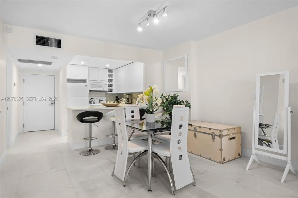 2301 Collins Ave #1014 Miami Beach, FL 33139