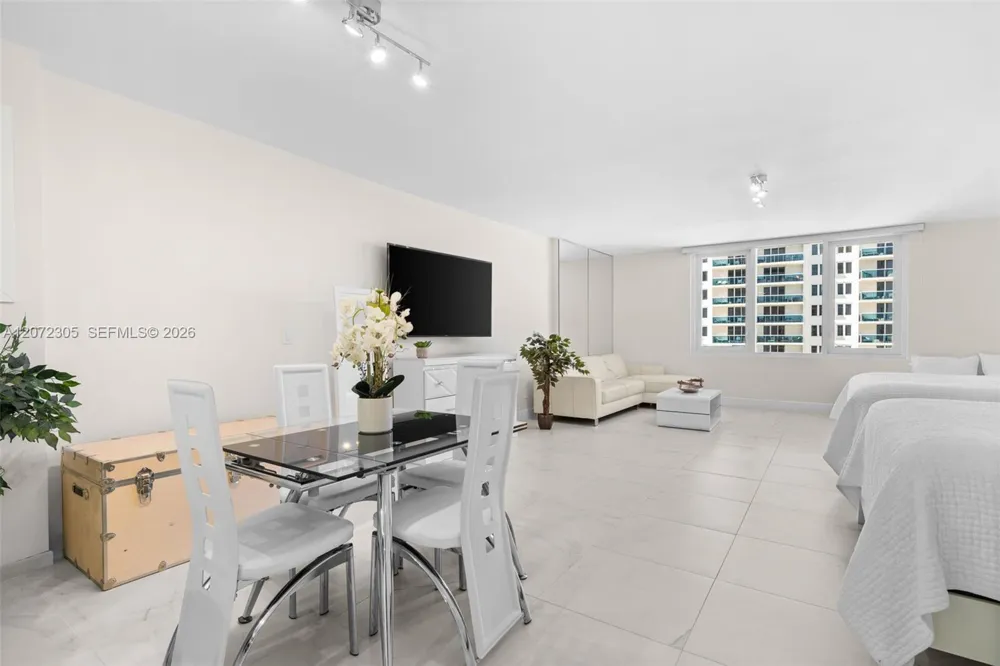 2301 Collins Ave #1014 Miami Beach, FL 33139