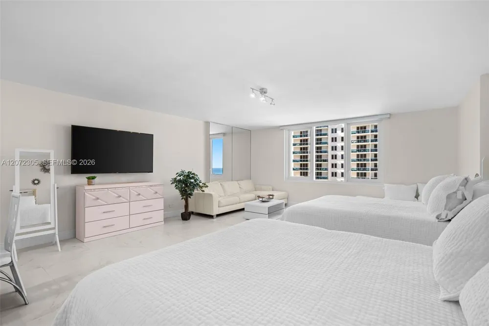 2301 Collins Ave #1014 Miami Beach, FL 33139