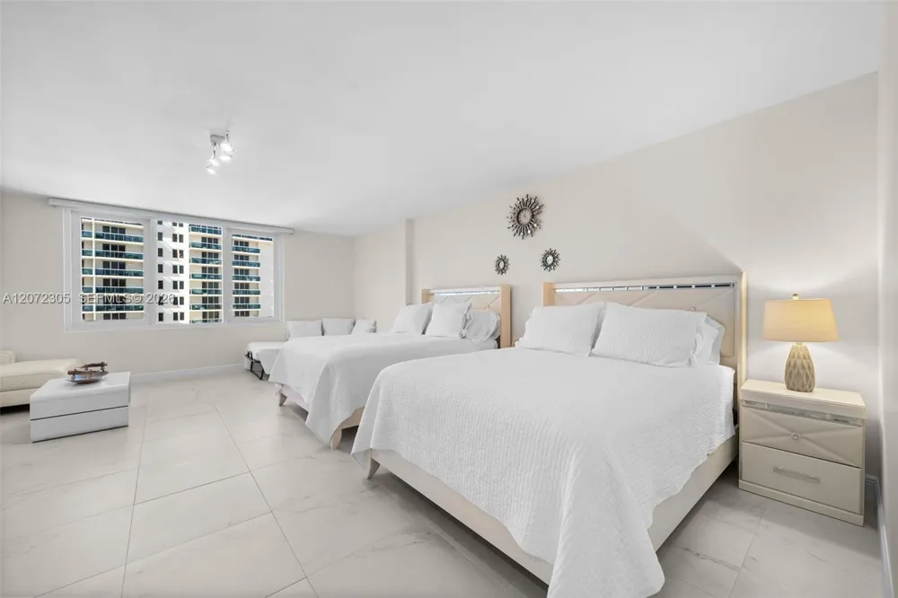 2301 Collins Ave #1014 Miami Beach, FL 33139