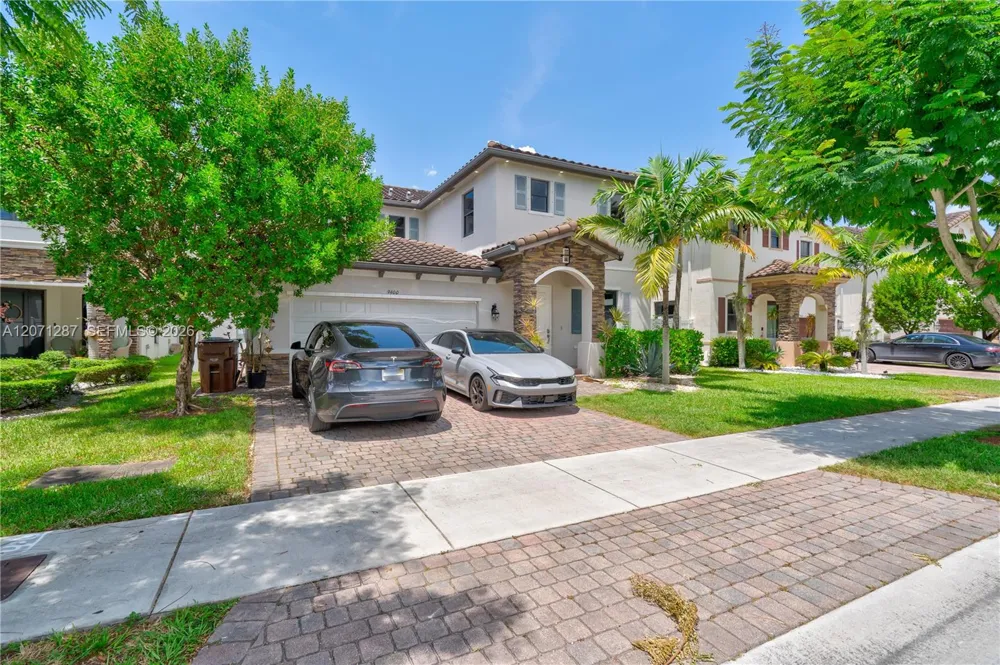 9400 W 35th Ln Hialeah, FL 33018