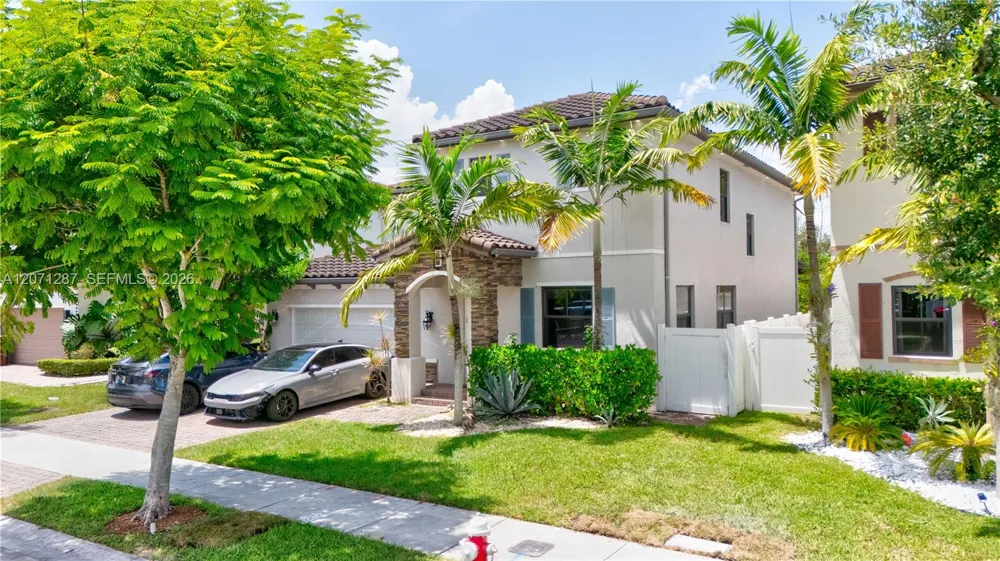 9400 W 35th Ln Hialeah, FL 33018