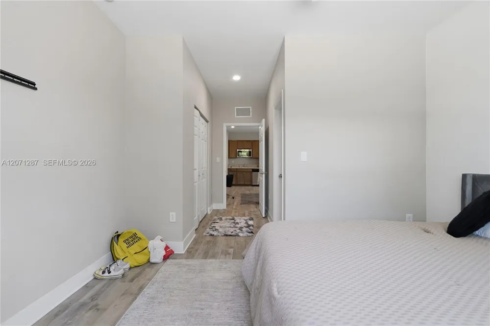 9400 W 35th Ln Hialeah, FL 33018