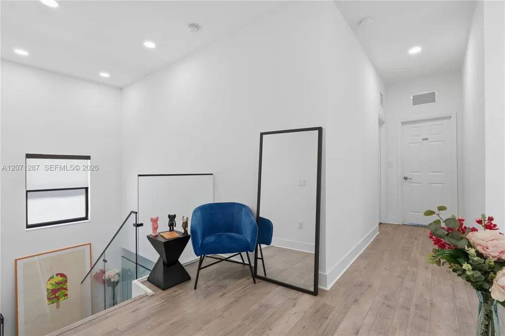 9400 W 35th Ln Hialeah, FL 33018