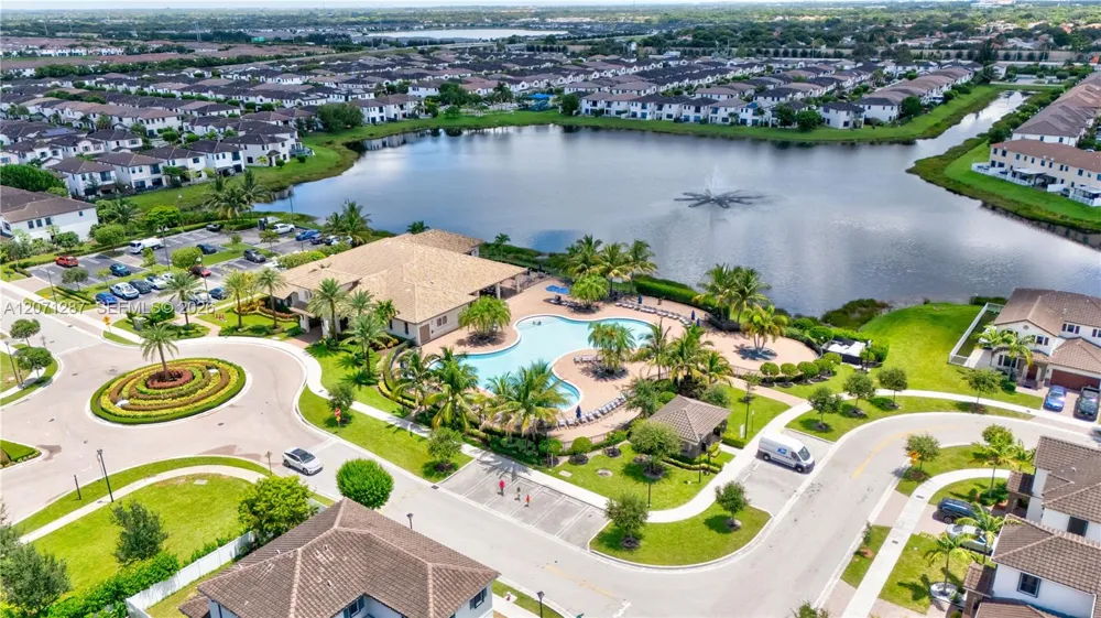 9400 W 35th Ln Hialeah, FL 33018