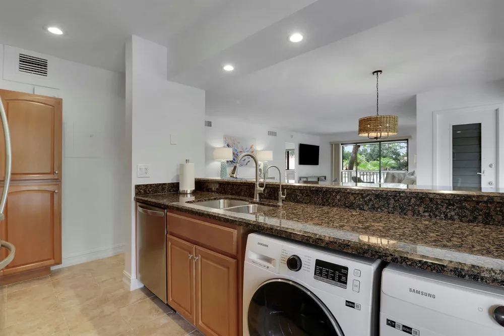 606 BRACKENWOOD Cove Palm Beach Gardens, FL 33418