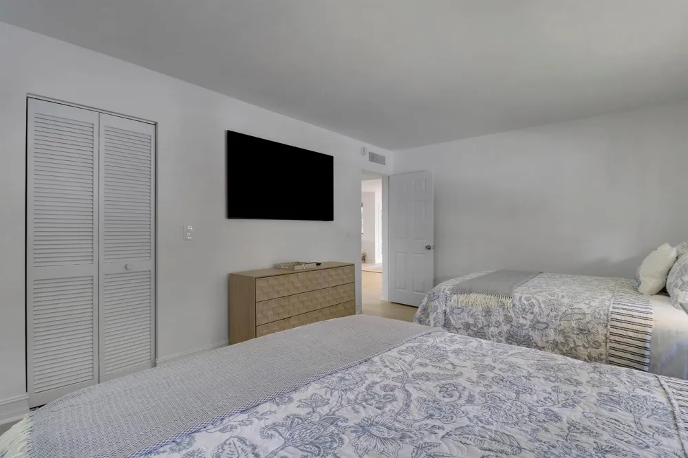 606 BRACKENWOOD Cove Palm Beach Gardens, FL 33418