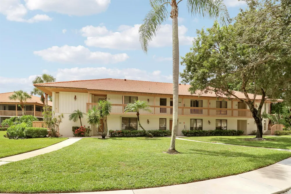 606 BRACKENWOOD Cove Palm Beach Gardens, FL 33418