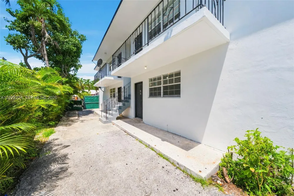 219 NW 10th Ave #APT #2 Miami, FL 33128