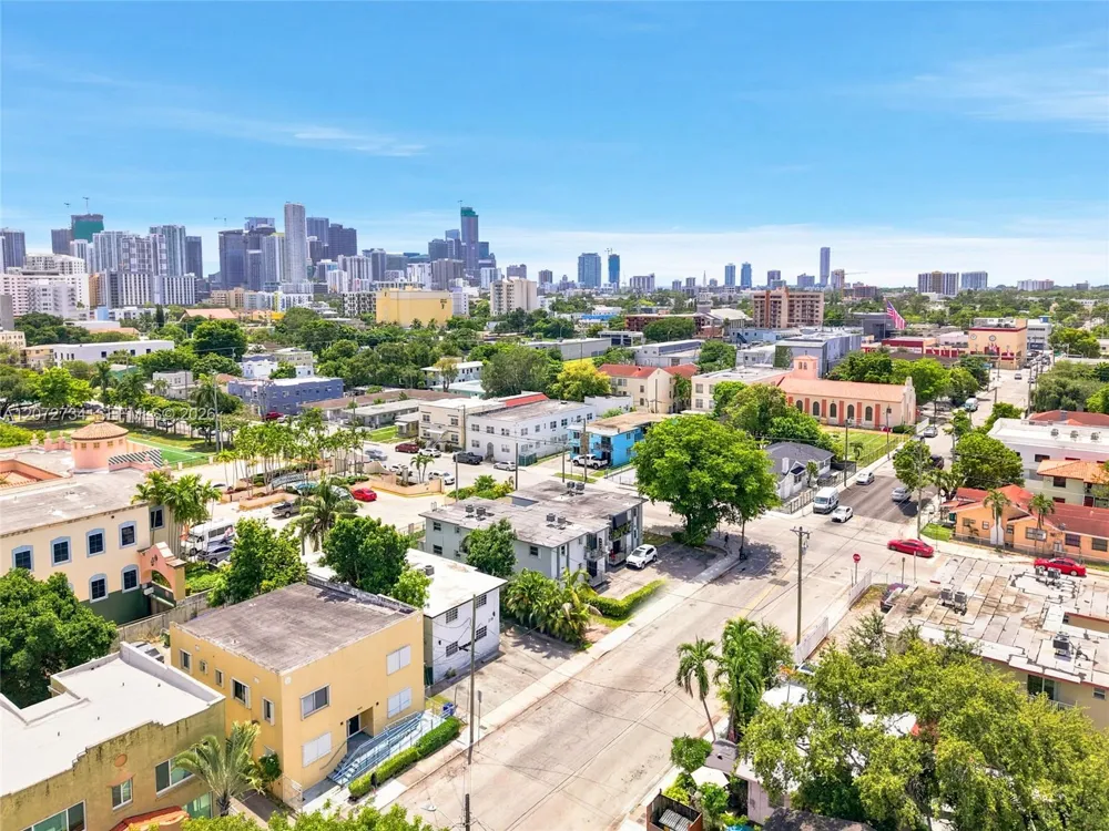 219 NW 10th Ave #APT #2 Miami, FL 33128