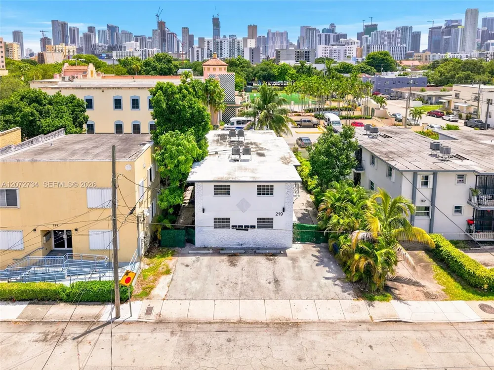 219 NW 10th Ave #APT #2 Miami, FL 33128
