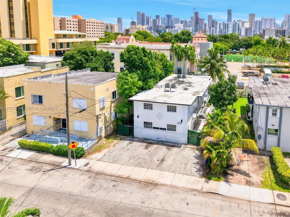 219 NW 10th Ave #APT #2 Miami, FL 33128