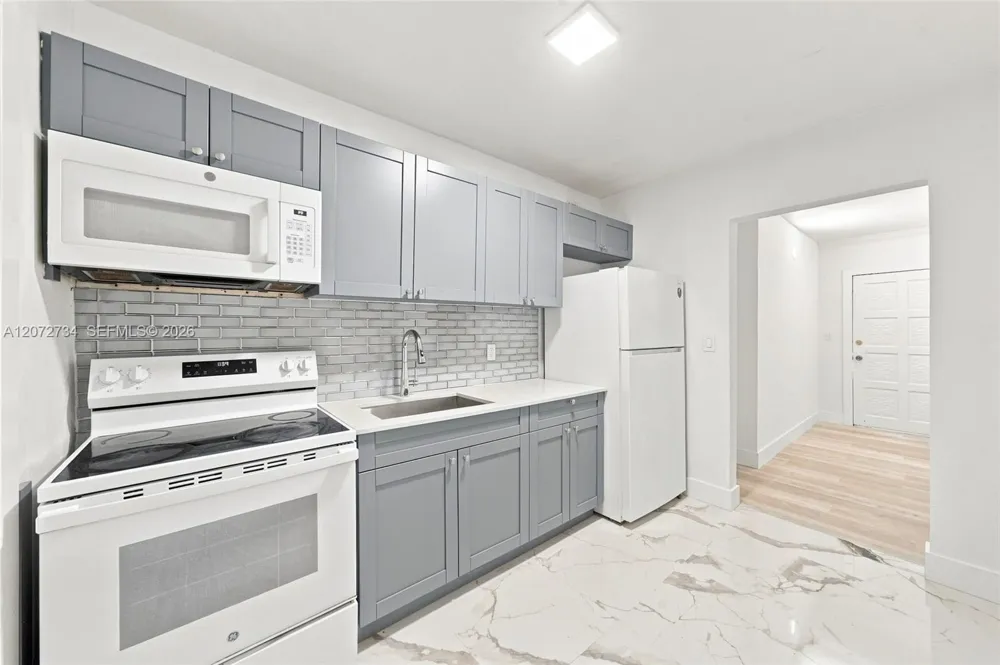 219 NW 10th Ave #APT #2 Miami, FL 33128
