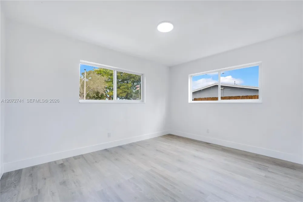 40 SE 3RD TERR Dania Beach, FL 33004