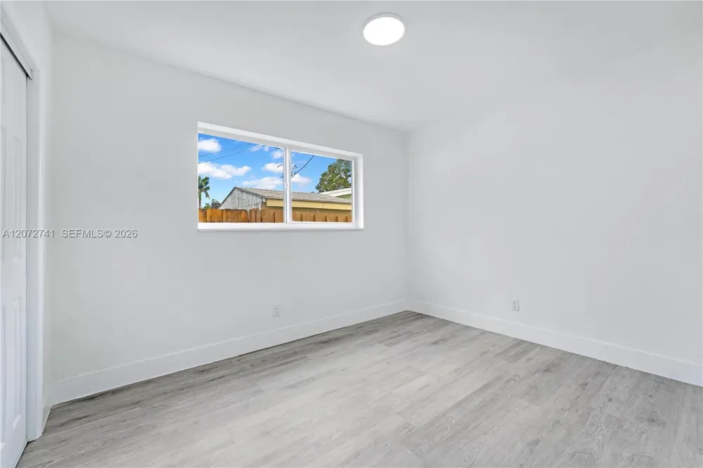 40 SE 3RD TERR Dania Beach, FL 33004