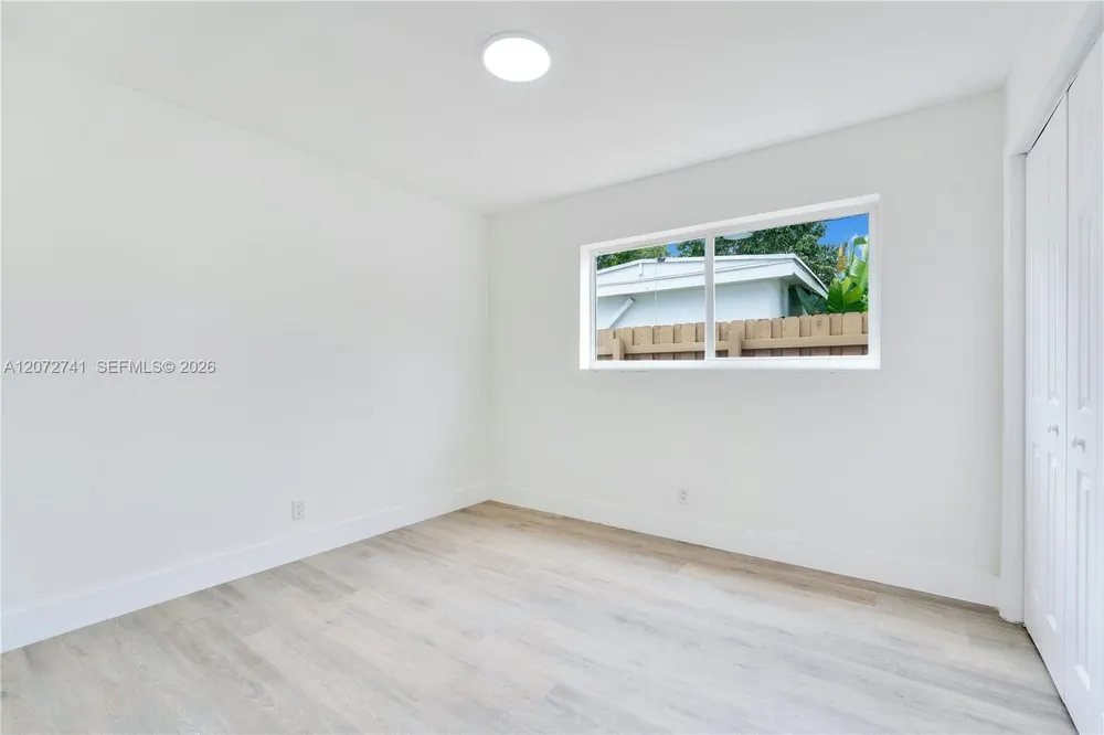 40 SE 3RD TERR Dania Beach, FL 33004