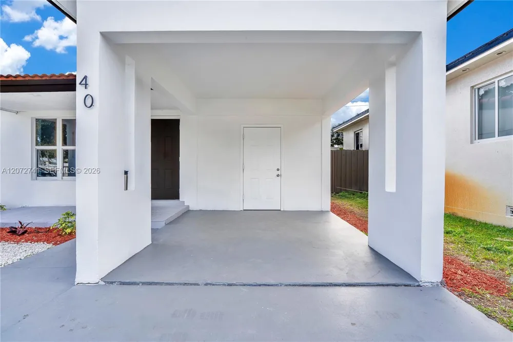 40 SE 3RD TERR Dania Beach, FL 33004