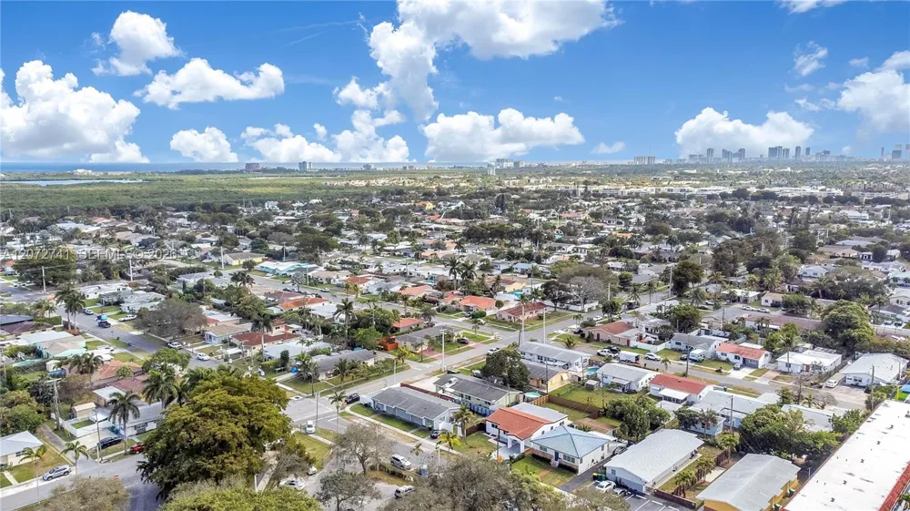 40 SE 3RD TERR Dania Beach, FL 33004