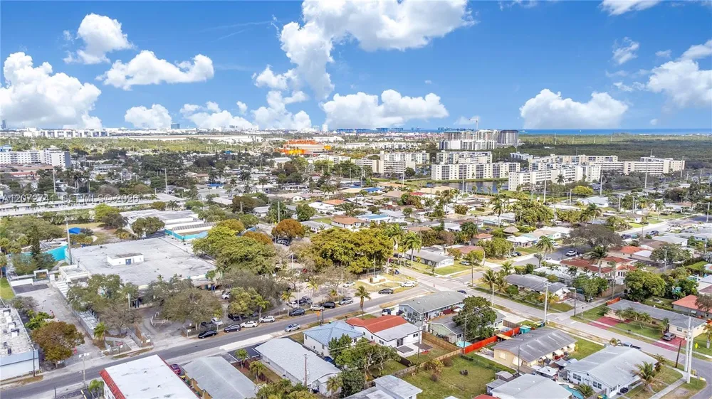 40 SE 3RD TERR Dania Beach, FL 33004